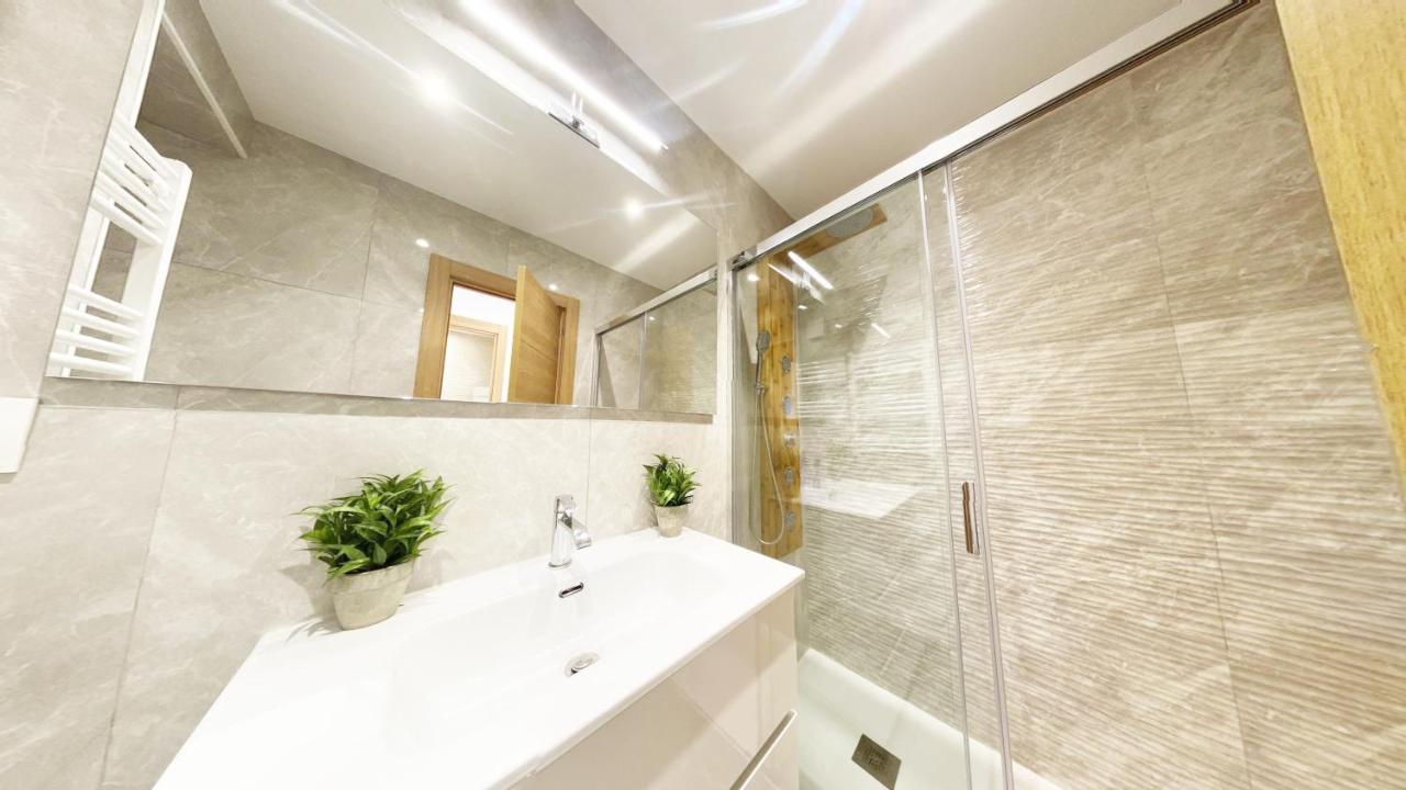 Paradise Luxurious Flat, Free Parking, 3 Double Rooms, Terrace, Jacuzzi, Fully Renovated San Sebastián Dış mekan fotoğraf