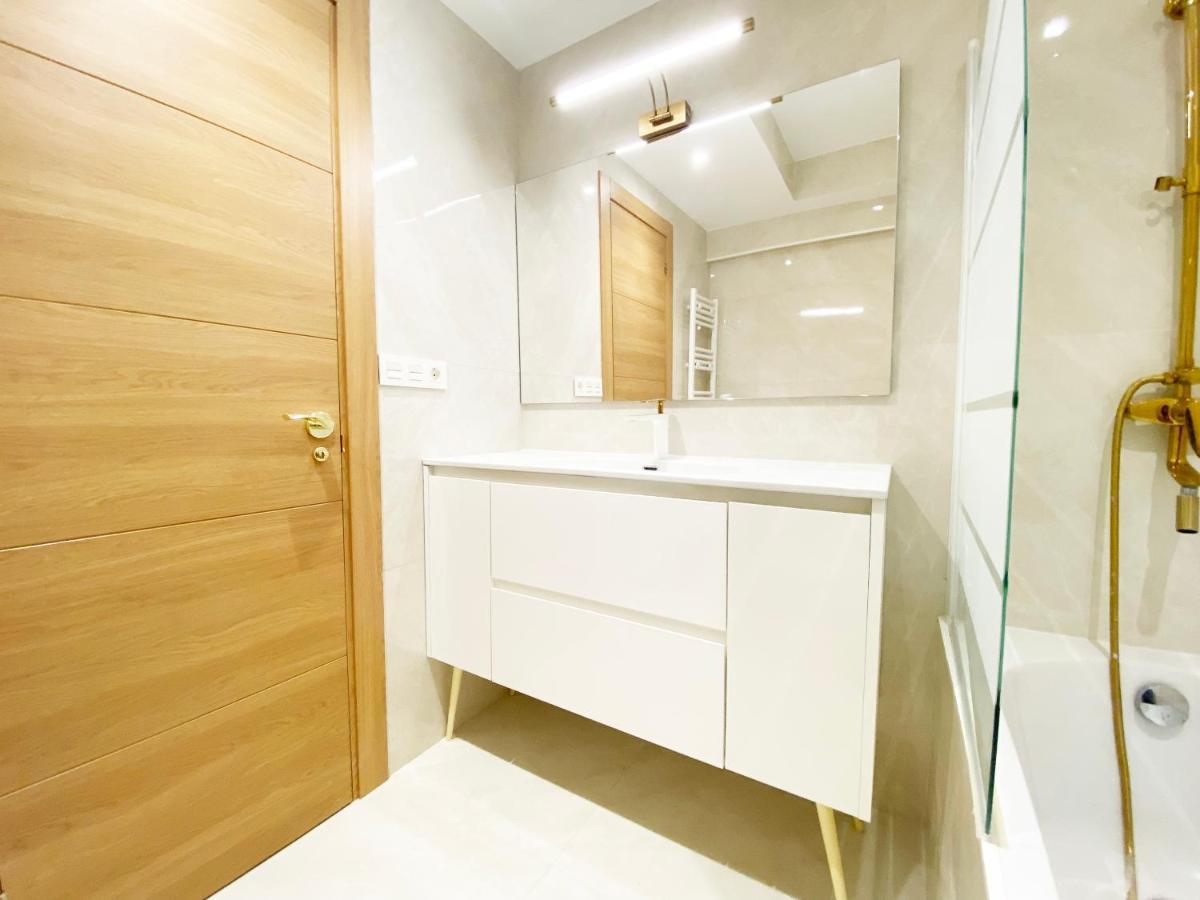 Paradise Luxurious Flat, Free Parking, 3 Double Rooms, Terrace, Jacuzzi, Fully Renovated San Sebastián Dış mekan fotoğraf